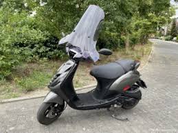 Op zoek naar een wendbare stadsvervoer? Overweeg een zip scooter te kopen!