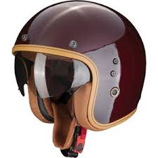 Stijlvol en Veilig: De Voordelen van een Rode Scooter Helm