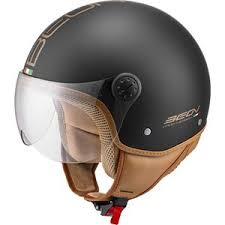 scooter met helm