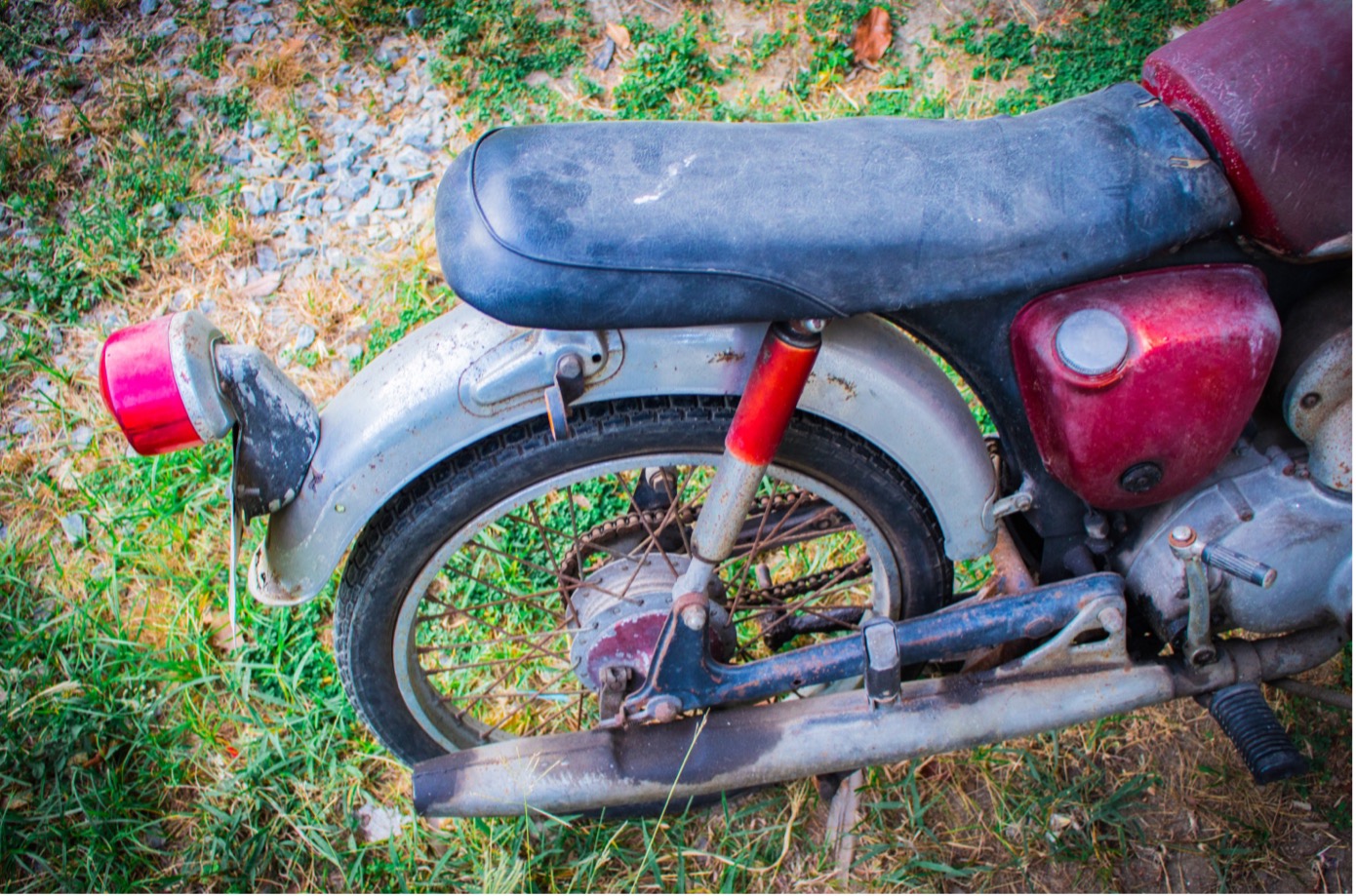 Authentieke Oldtimer Brommer Onderdelen: Behoud de Historische Waarde